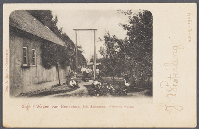 130002 Gezicht op het terras met schommel bij de herberg 'Het Wapen van Benschop' (Noordzijdseweg 478) te Polsbroekerdam.